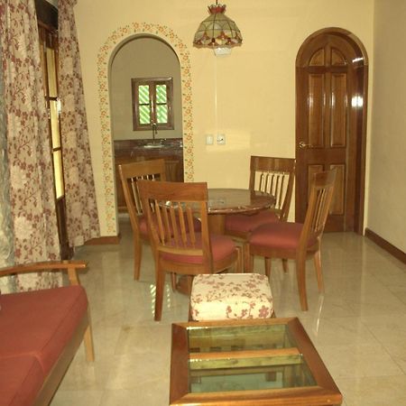 Cancun International Suites Kültér fotó